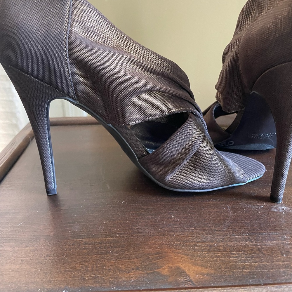 Via Neroli Shimmery Bronze/Brown Crisscross Heels View 3